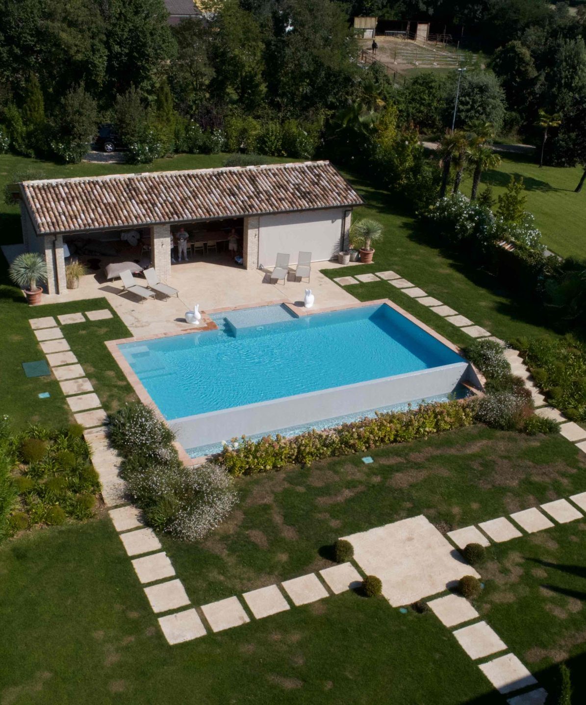 Realizzazione piscine a Mantova, Brescia e  Verona